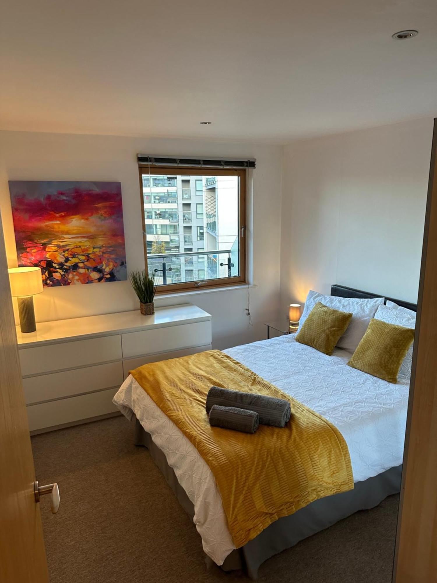 Stunning Centre Water Views 2 Bed 2 Bath Free Parking Appartamento *